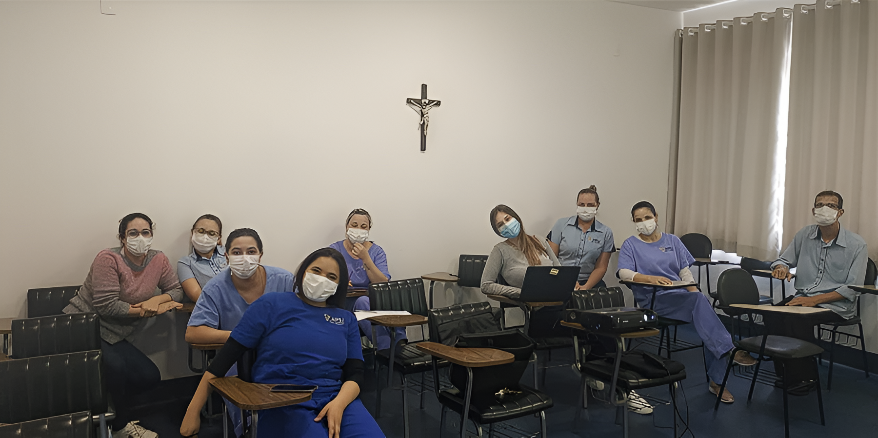 Foto da notícia: Profissionais recebem capacitação sobre atendimento humanizado