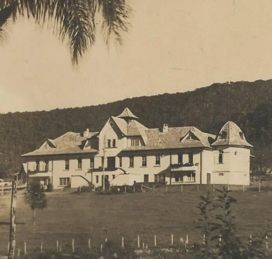 Hospital em reforma e ampliação