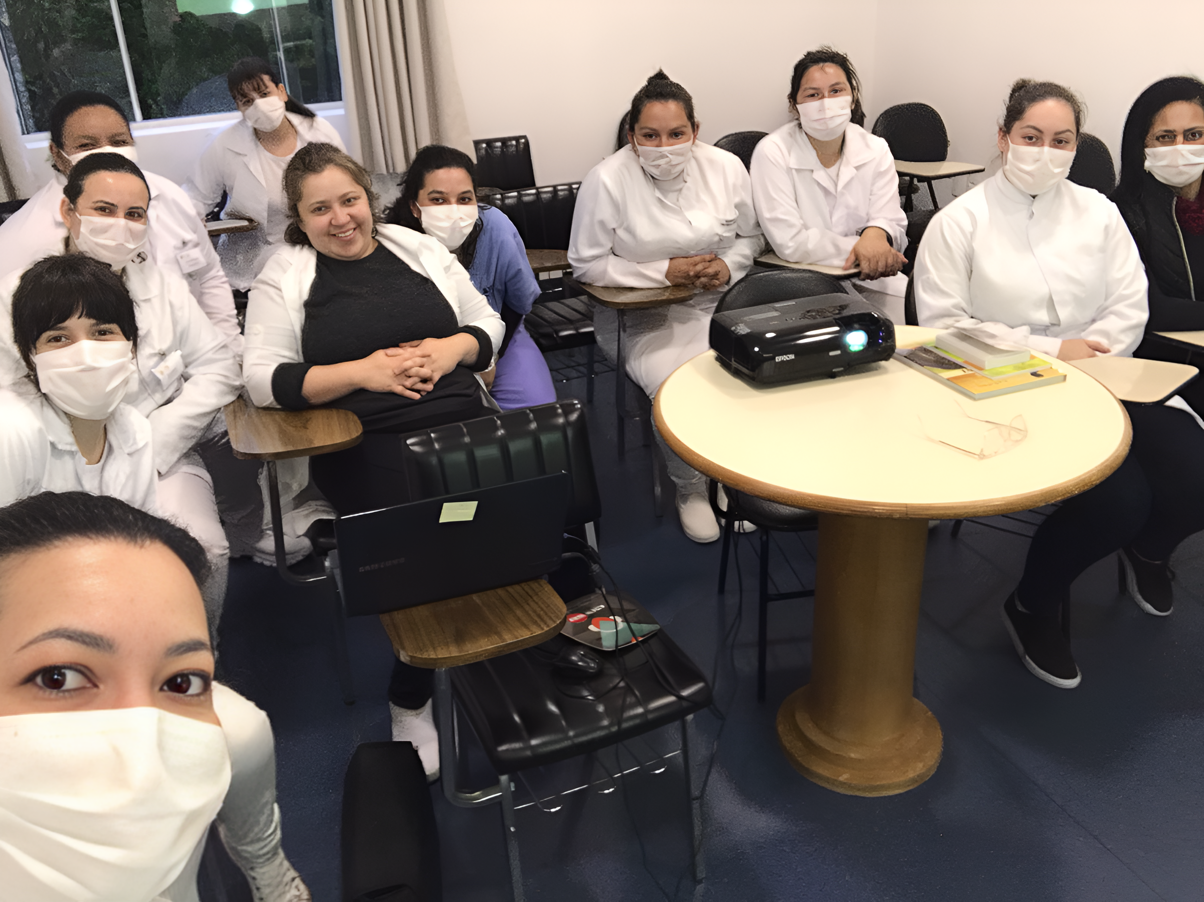 Foto da notícia: Palestra trata com colaboradores a Segurança do Paciente